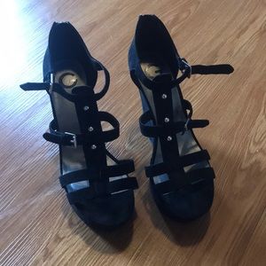 NWOT 9.5 Sized 5.5” Guess Heels